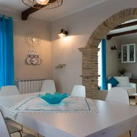 Apartment Tre Laghi Luminous With Pool And Aircon