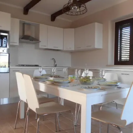 Apartament Tre Laghi Luminous With Pool And Aircon