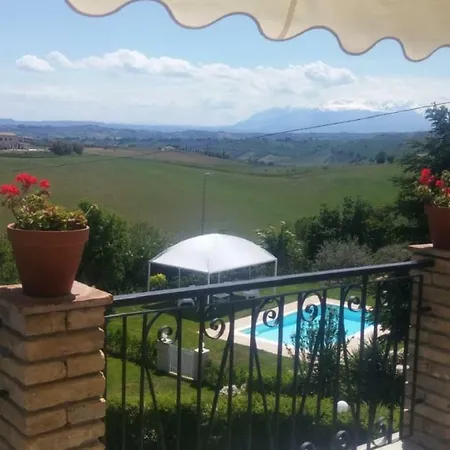 Tre Laghi Luminous With Pool And Aircon Apartment