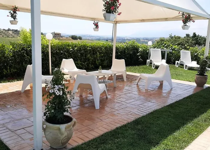 Tre Laghi Luminous With Pool And Aircon