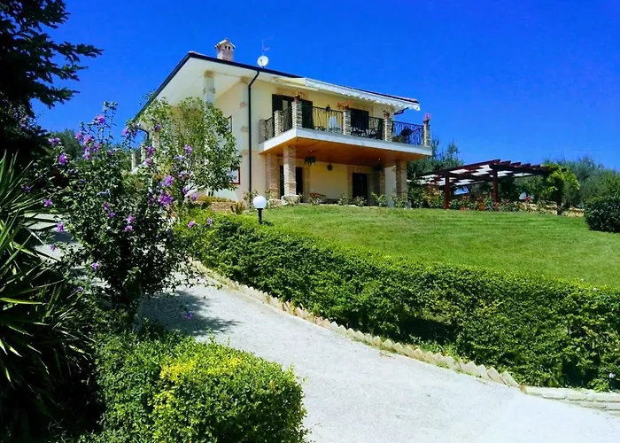 Tre Laghi Luminous With Pool And Aircon *